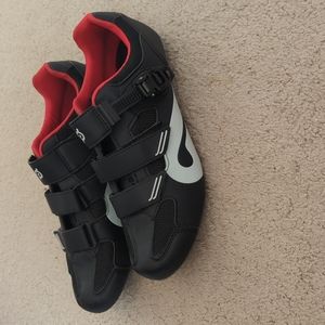 Men's Peloton cycling shoes, size 46